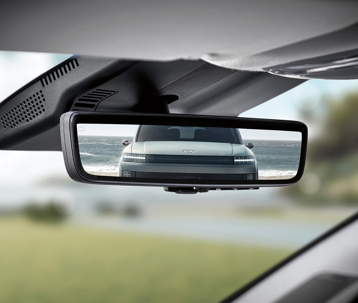 Digitální vnitřní zpětné zrcátko v modelu Hyundai IONIQ 9